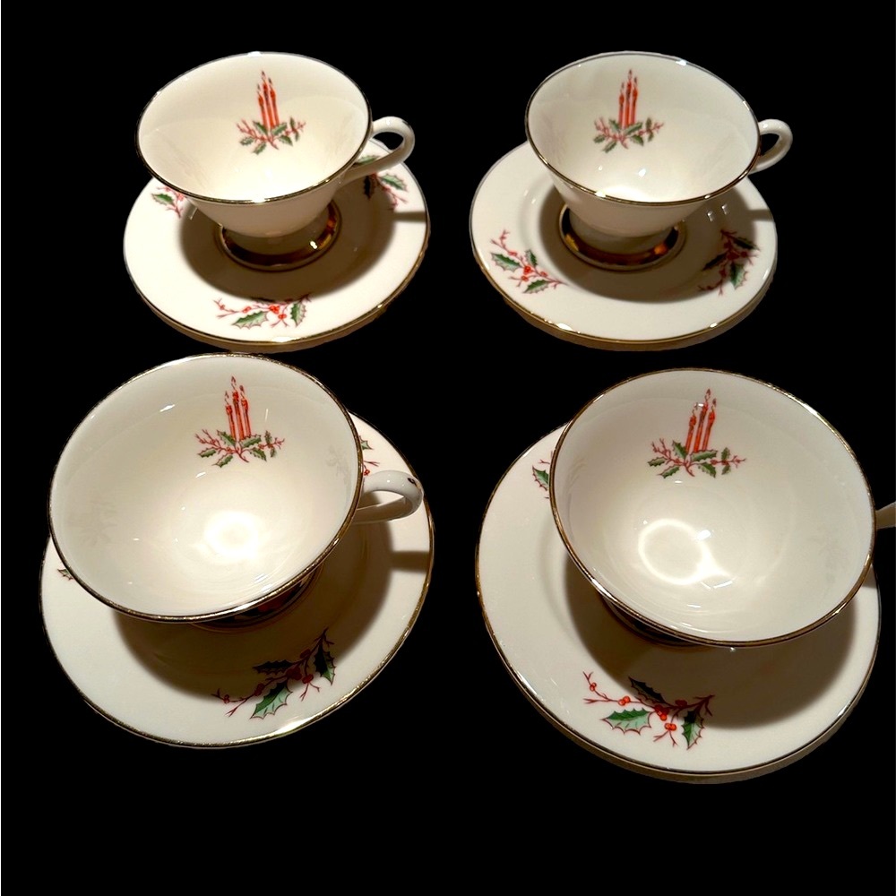 Christmas tea set all American 🇺🇸 Fine Arts china 8 pieces